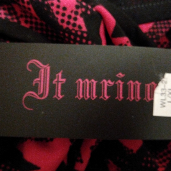 BRAND NEW It Mrino? Workout Outfit - Picture 3 of 5